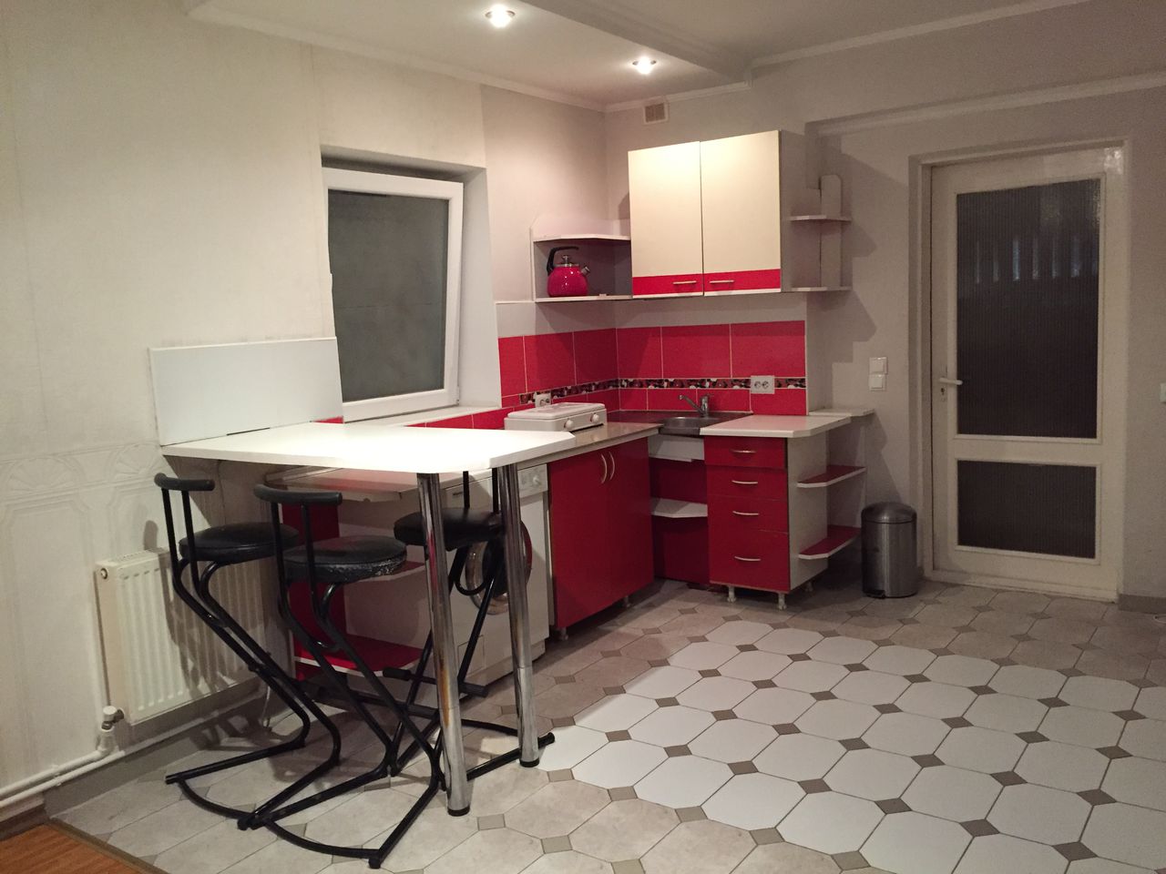 Vă oferim apartament pentru orice perioadă: , 1-2 săptămâni. foto 1