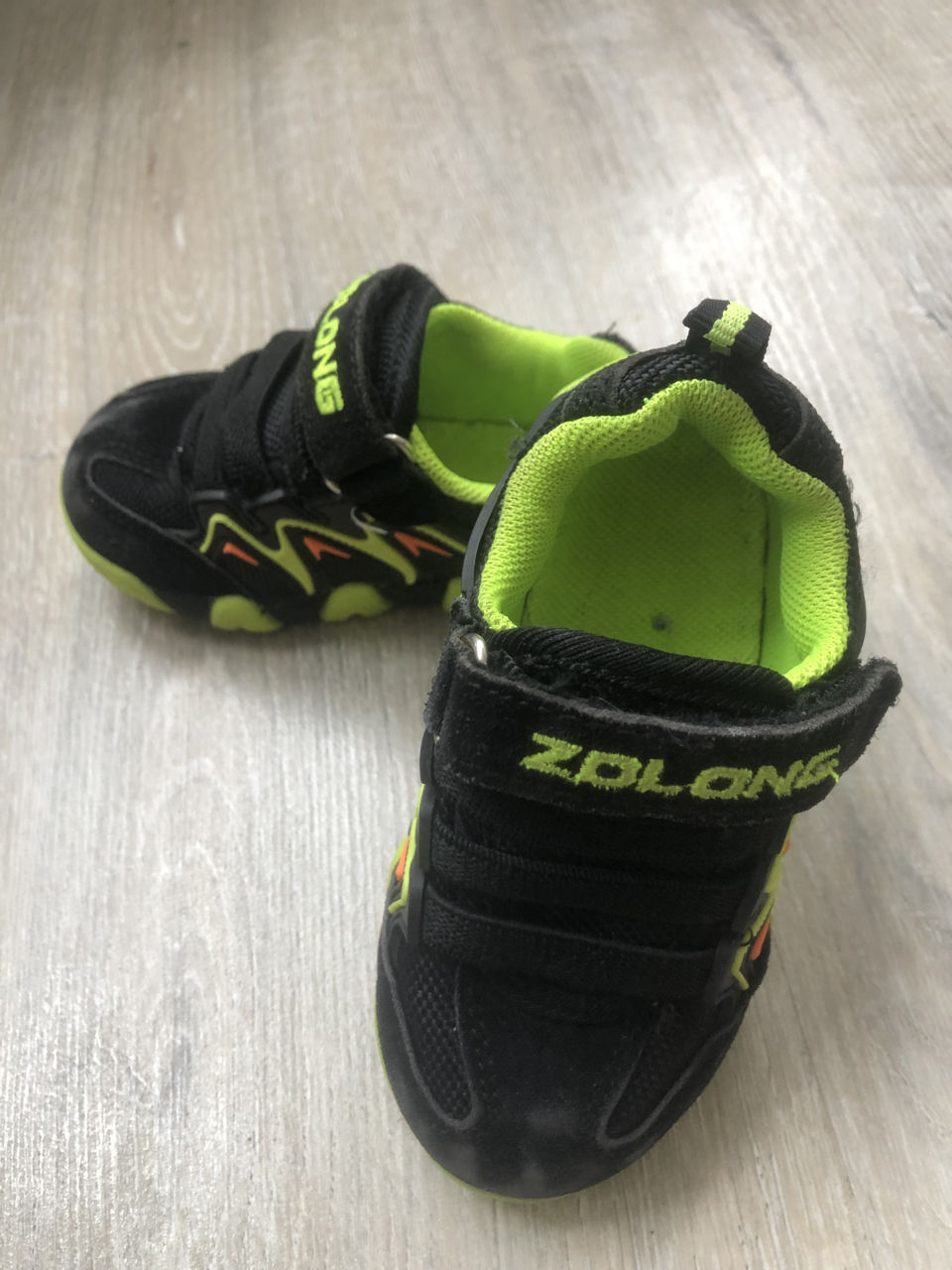 Кроссовки на мальчика ,22 размер.