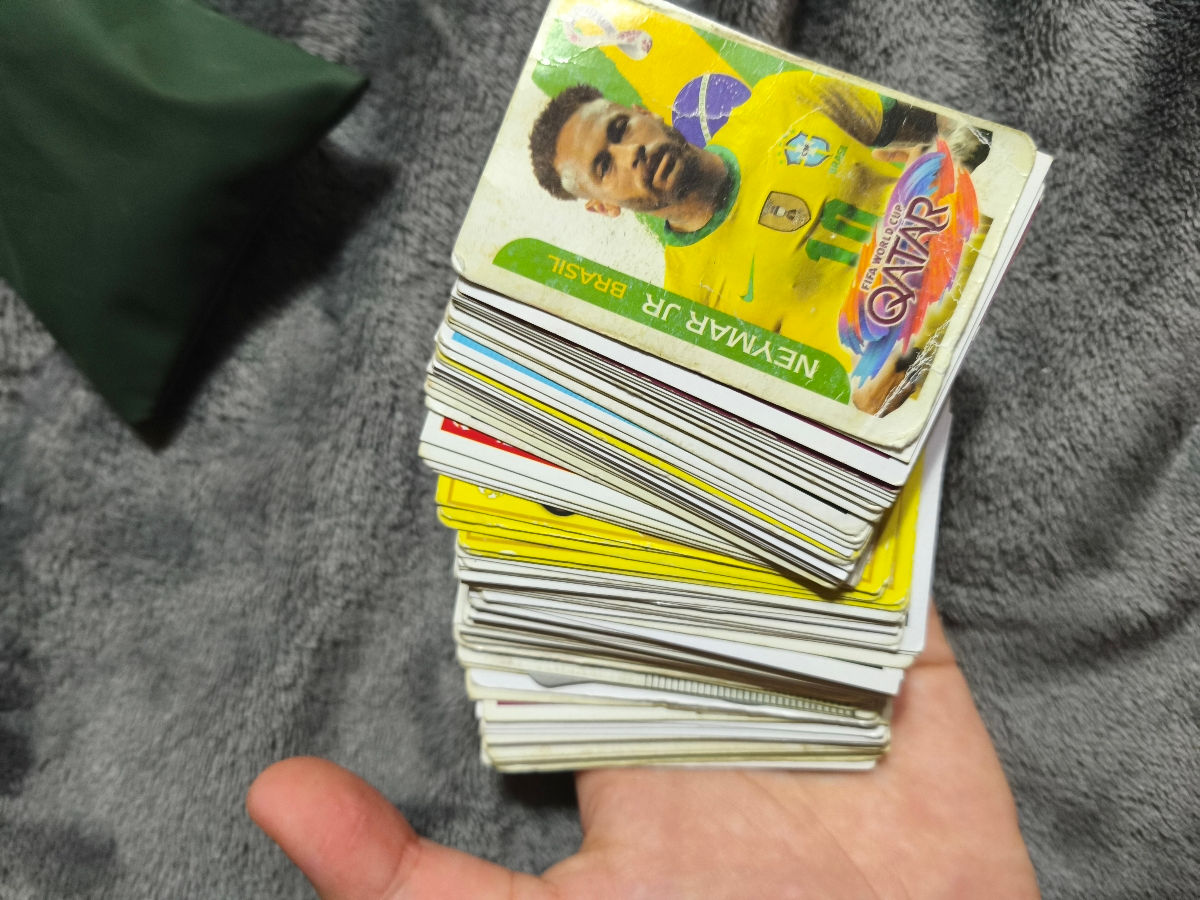 Cartonase cu fotbaliști de colecție  foto 0