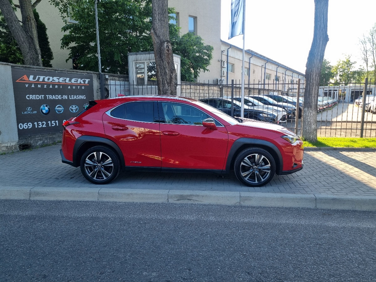 Lexus UX 2019 photo 4