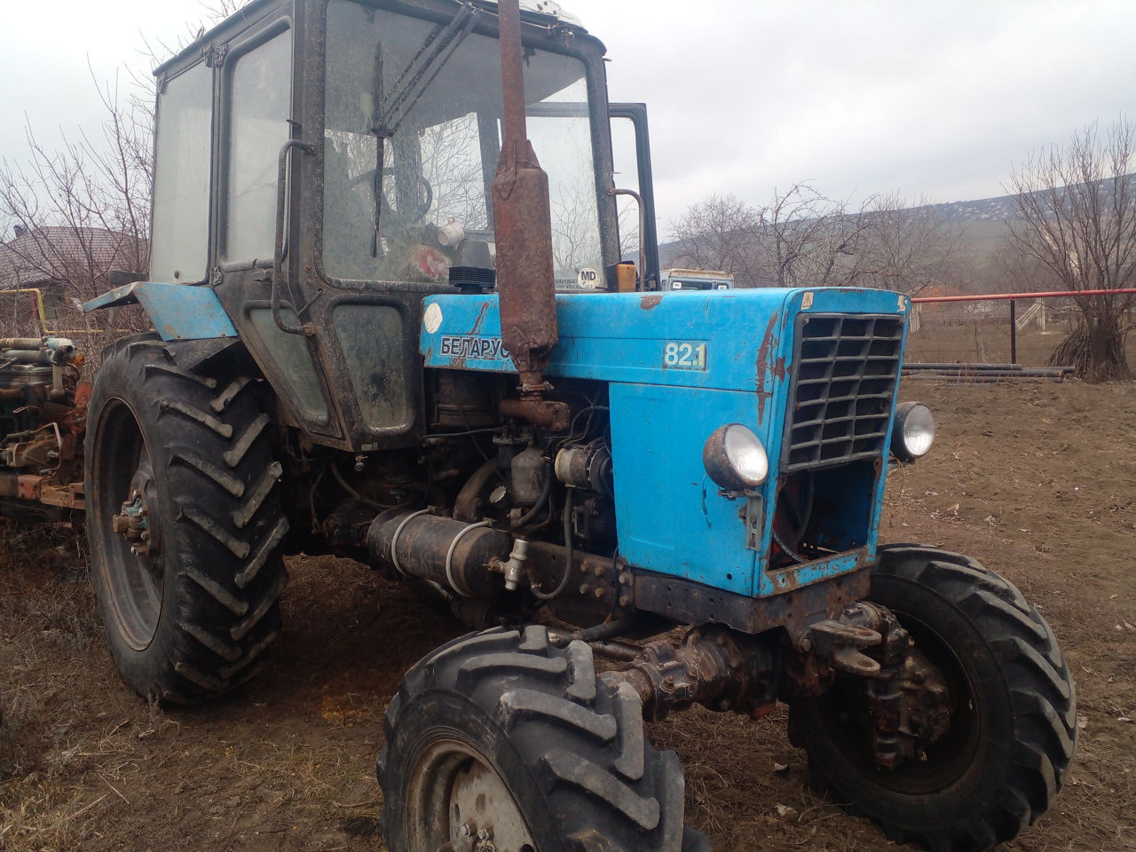 Mtz 82 se desface la piese foto 1