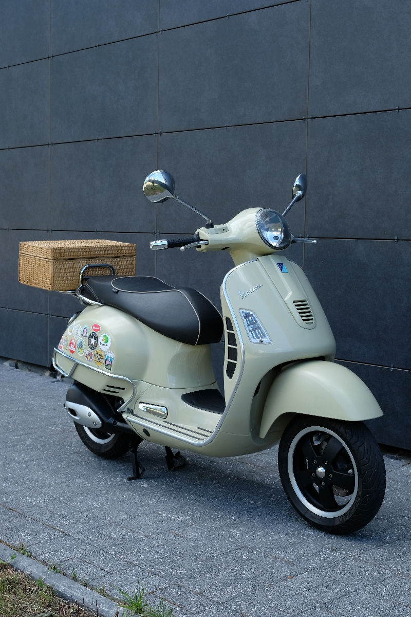 Аренда скутера Vespa для фотосессий и мероприятий фото 2