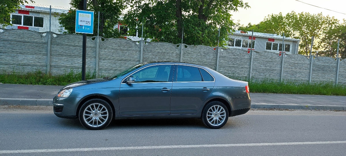 Volkswagen Jetta фото 3