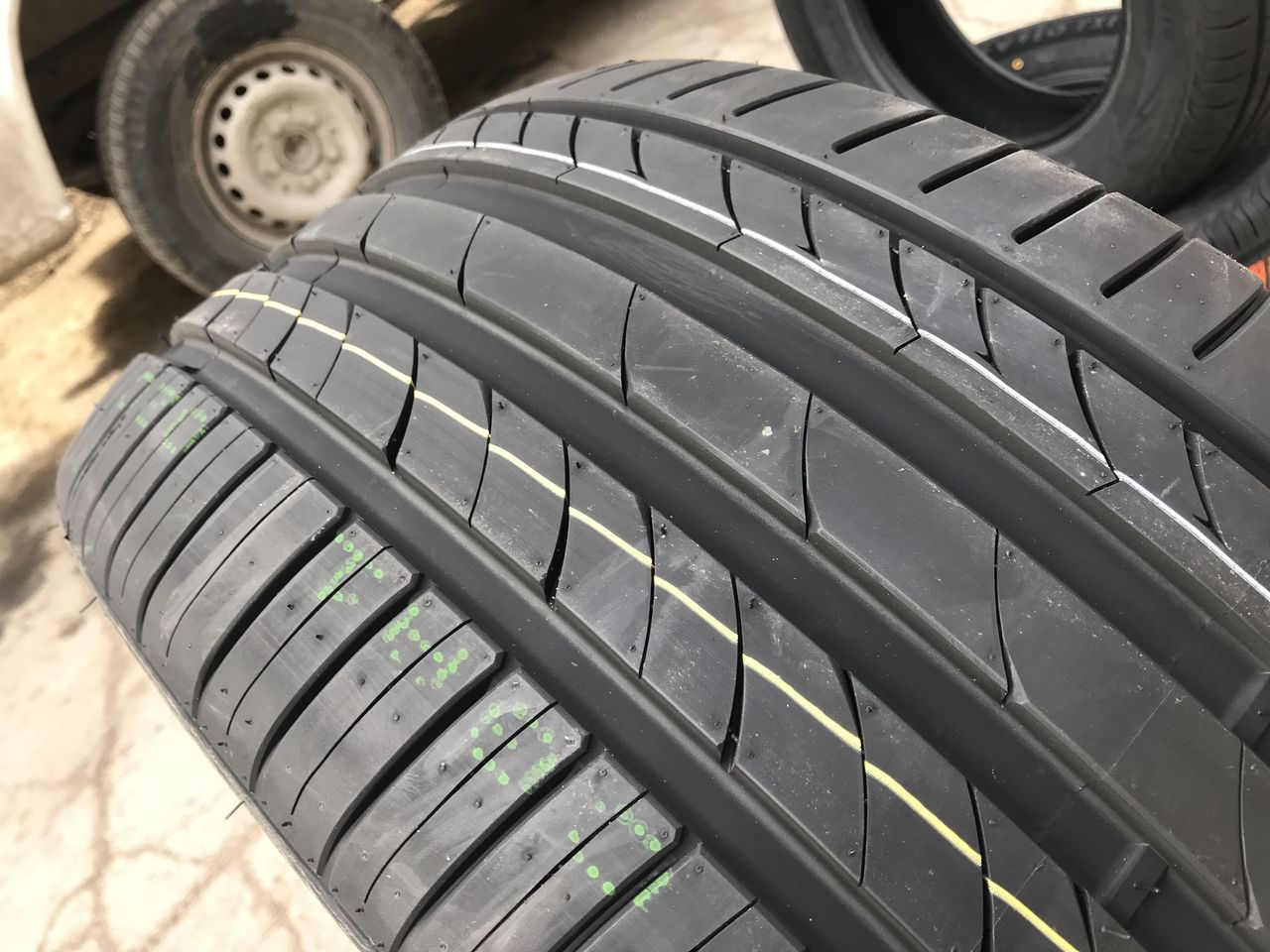 275/35 R19 Tracmax Xprivilo TX-3/ Доставка, livrare toata Moldova foto 3