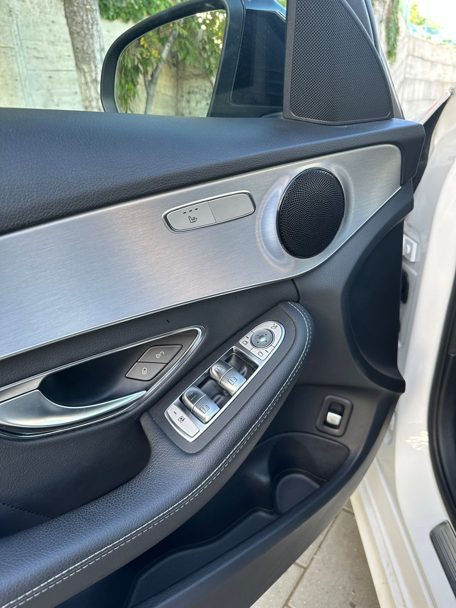 Mercedes C-Class foto 12