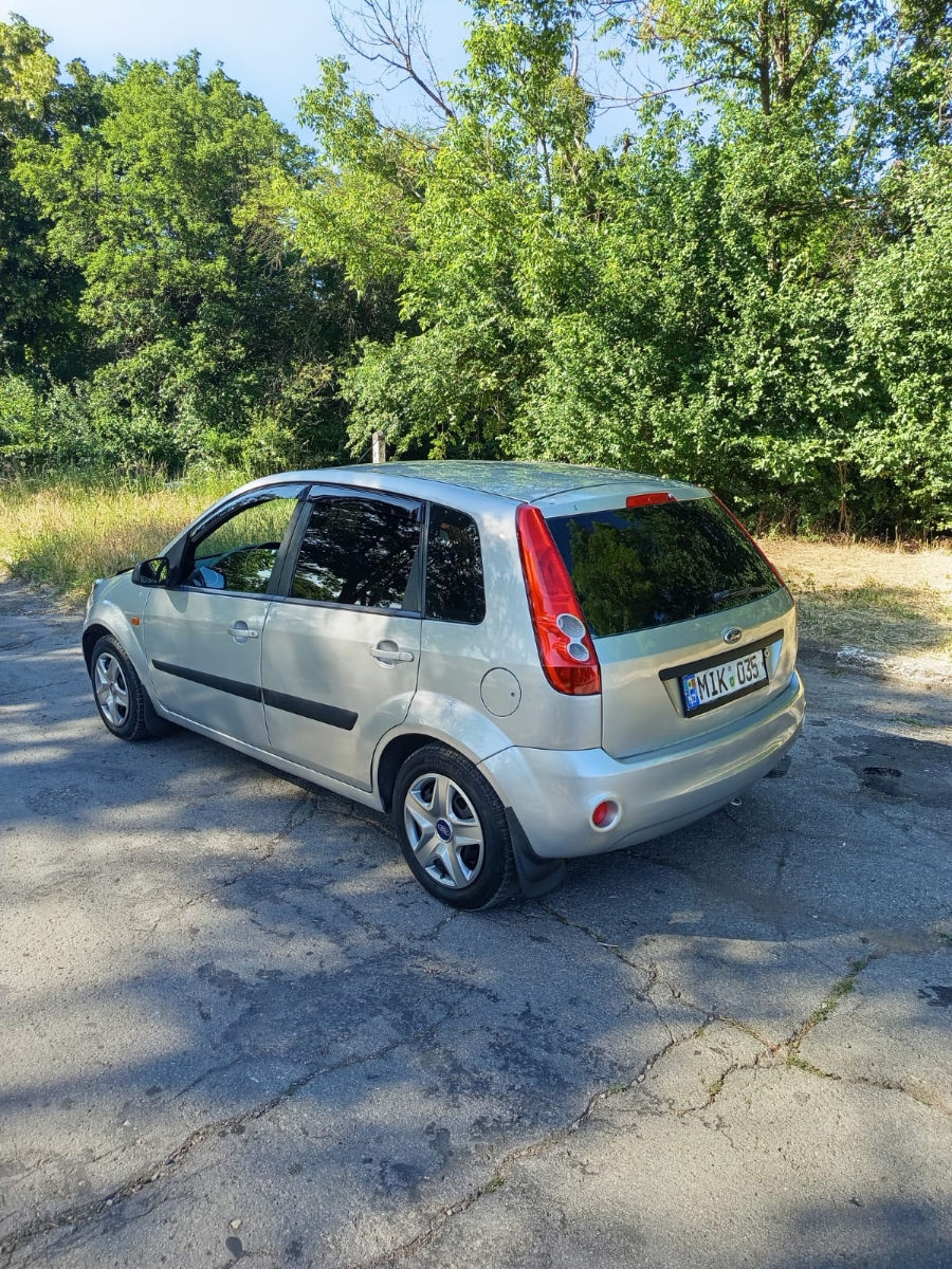 Ford Fiesta foto 4