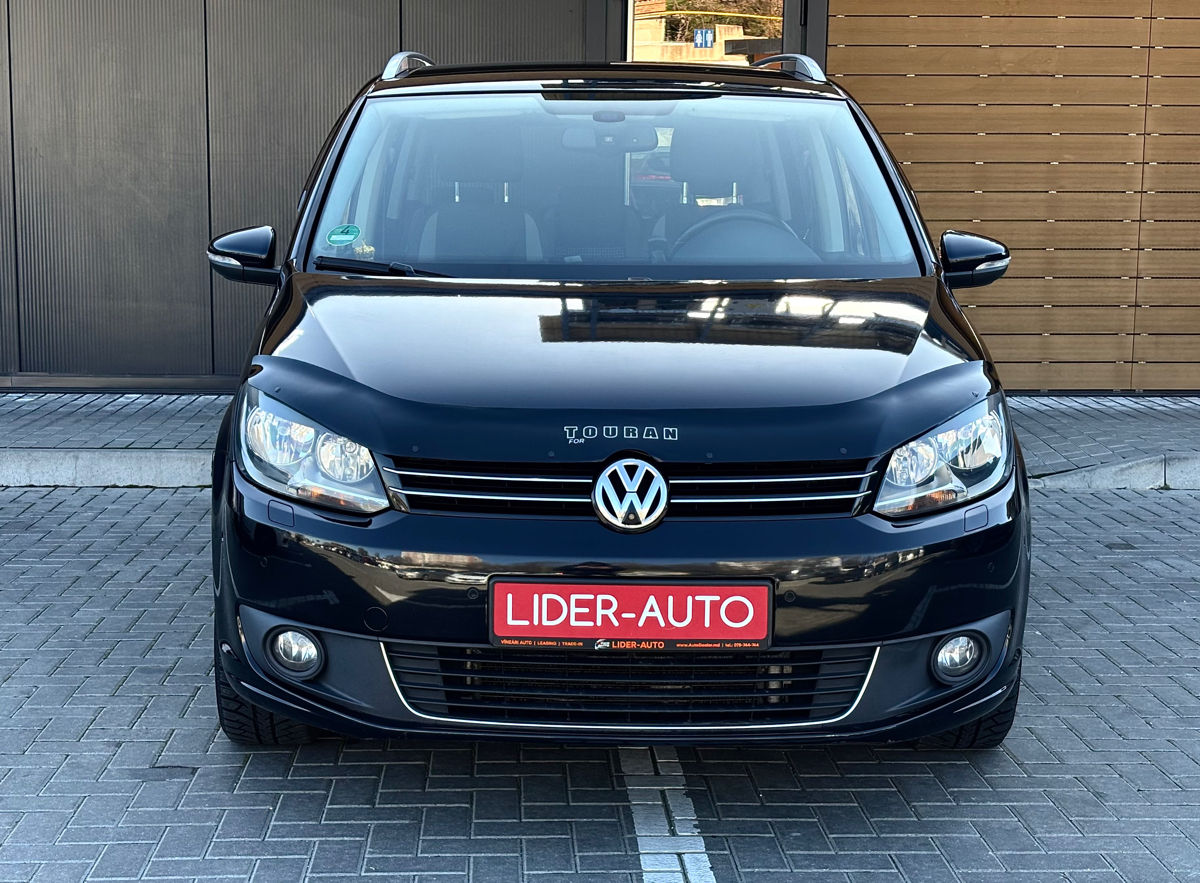 Volkswagen Touran фото 1