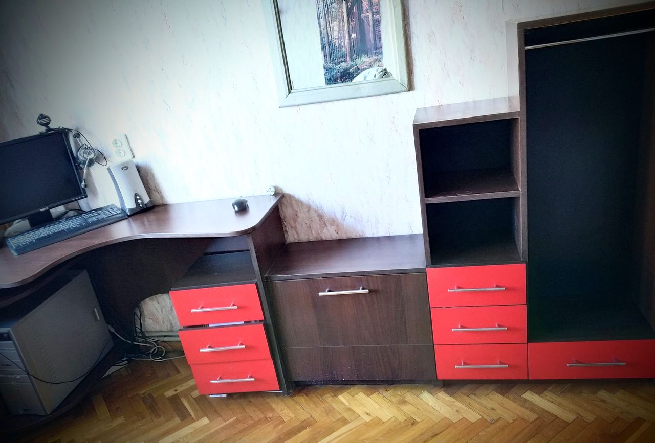 Стенка для школьника или в кабинет