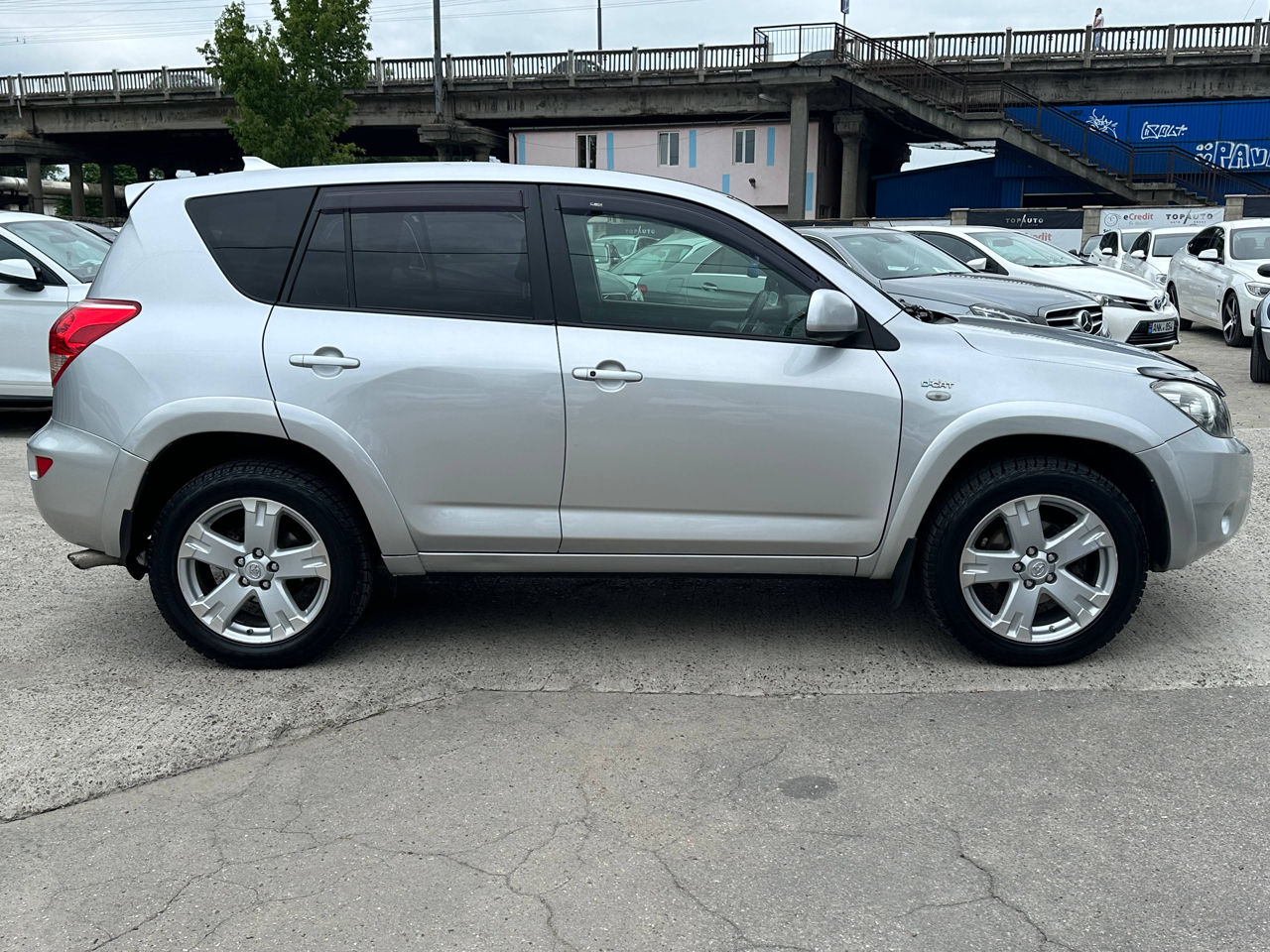 Toyota Rav 4 foto 1