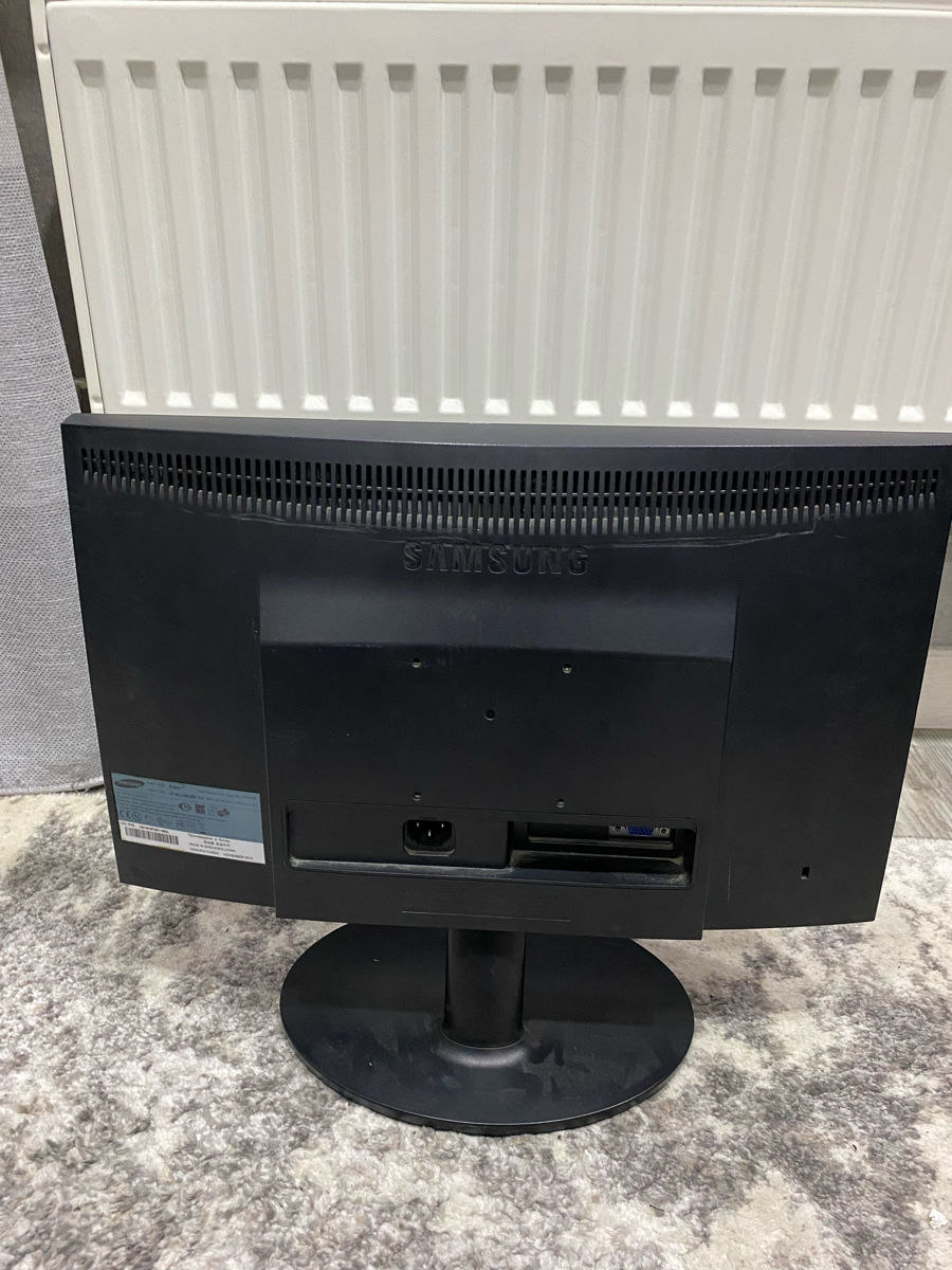 Vind monitor Samsung SyncMaster E1920