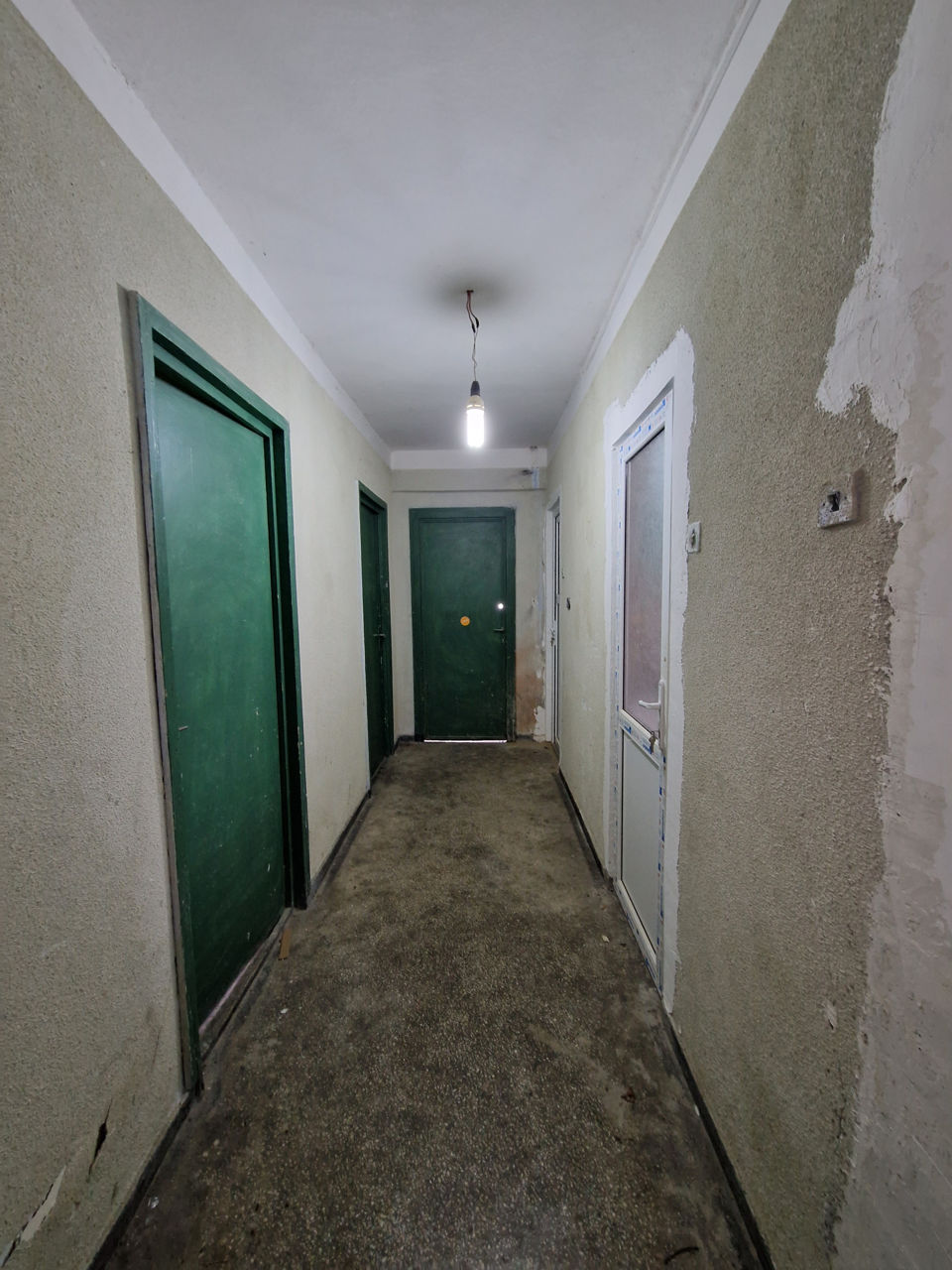 Ferma de pesti Romania foto 8