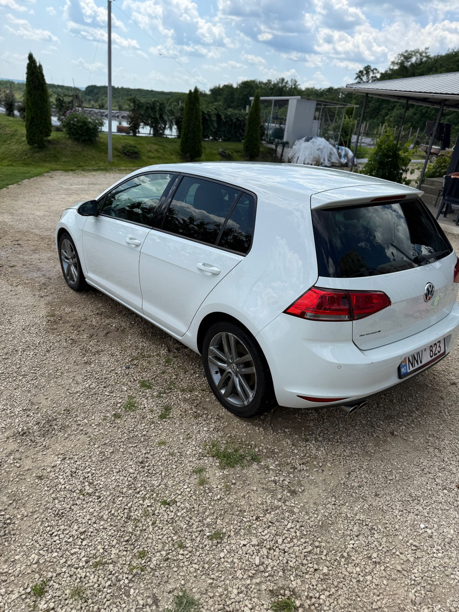 Volkswagen Golf foto 2