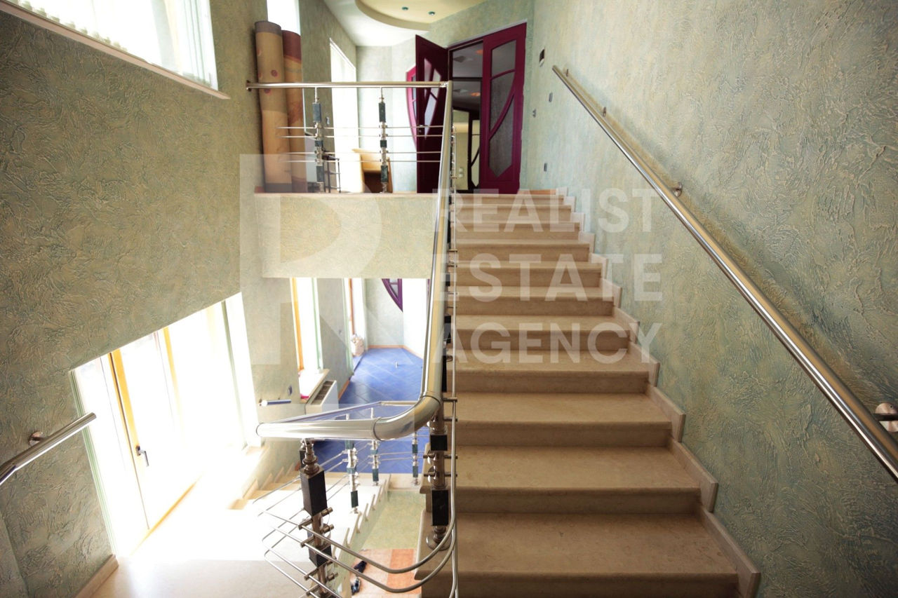 Vânzare, casă, 3 nivele, 14 camere, strada Independenței, Bălți foto 3