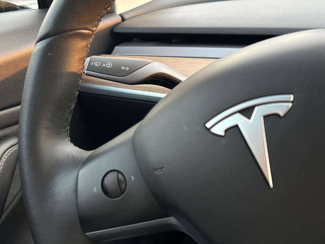 Tesla Model 3 foto 8
