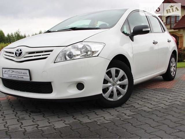 Toyota Auris foto 1