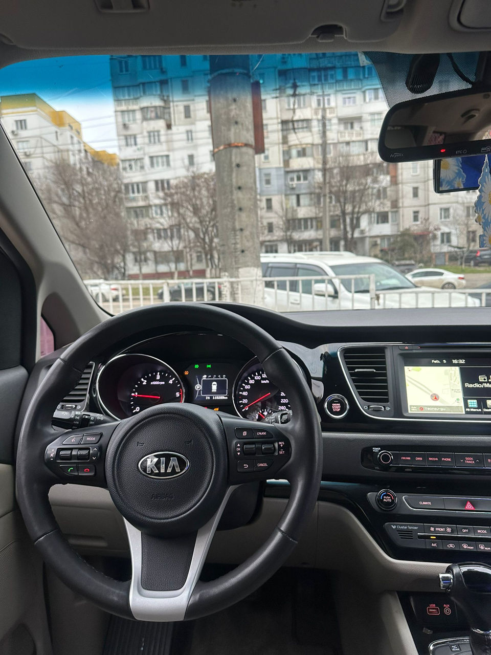 KIA Carnival фото 8