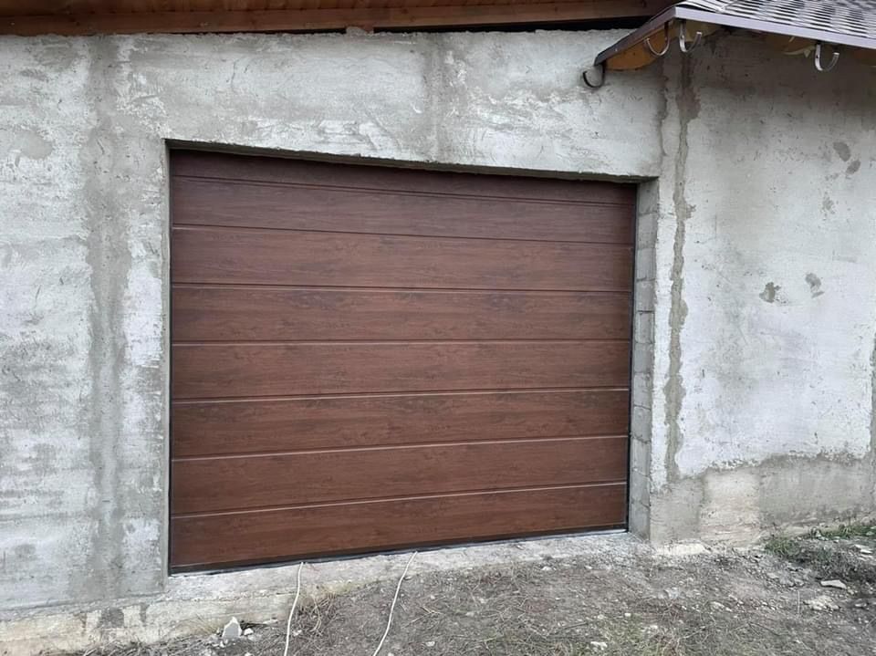 Porți de garaj și rolete foto 6