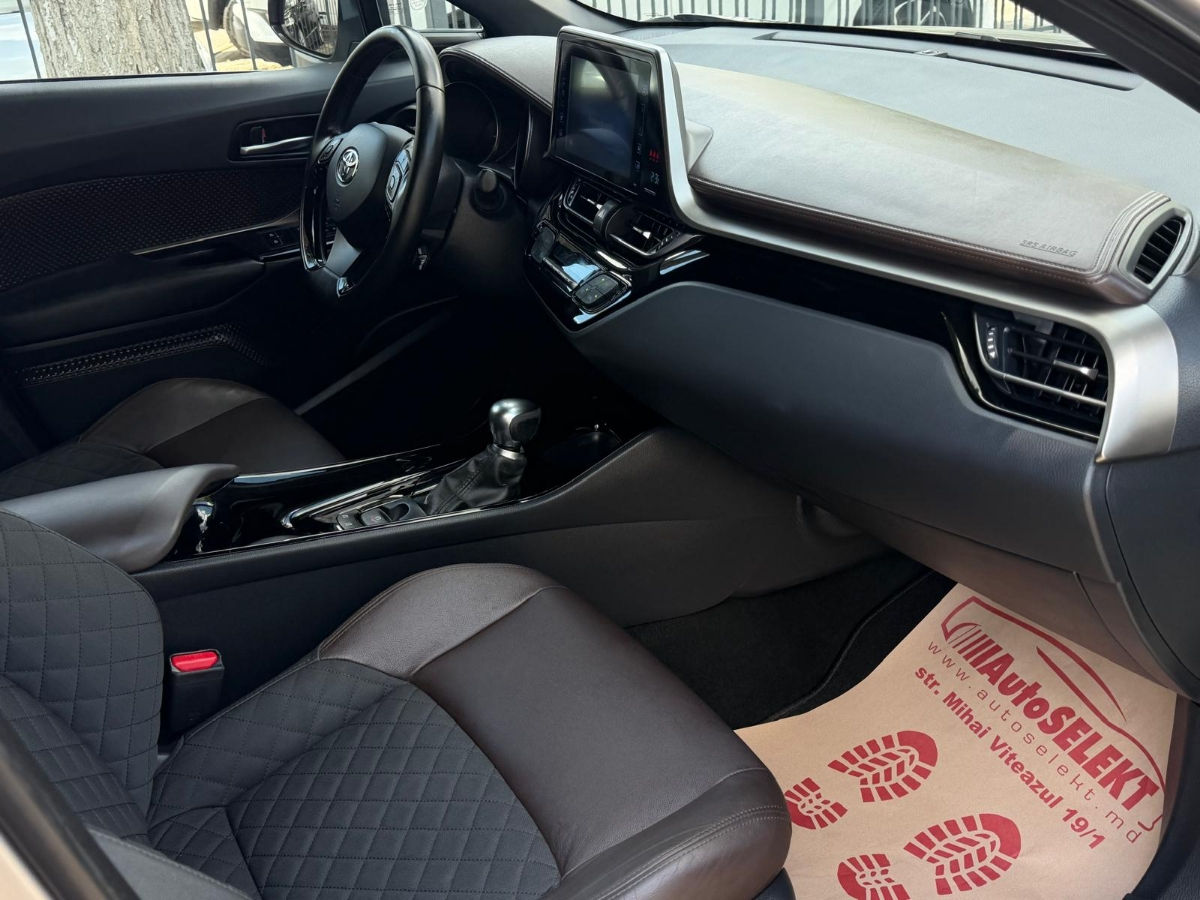 Toyota C-HR 2019 photo 7