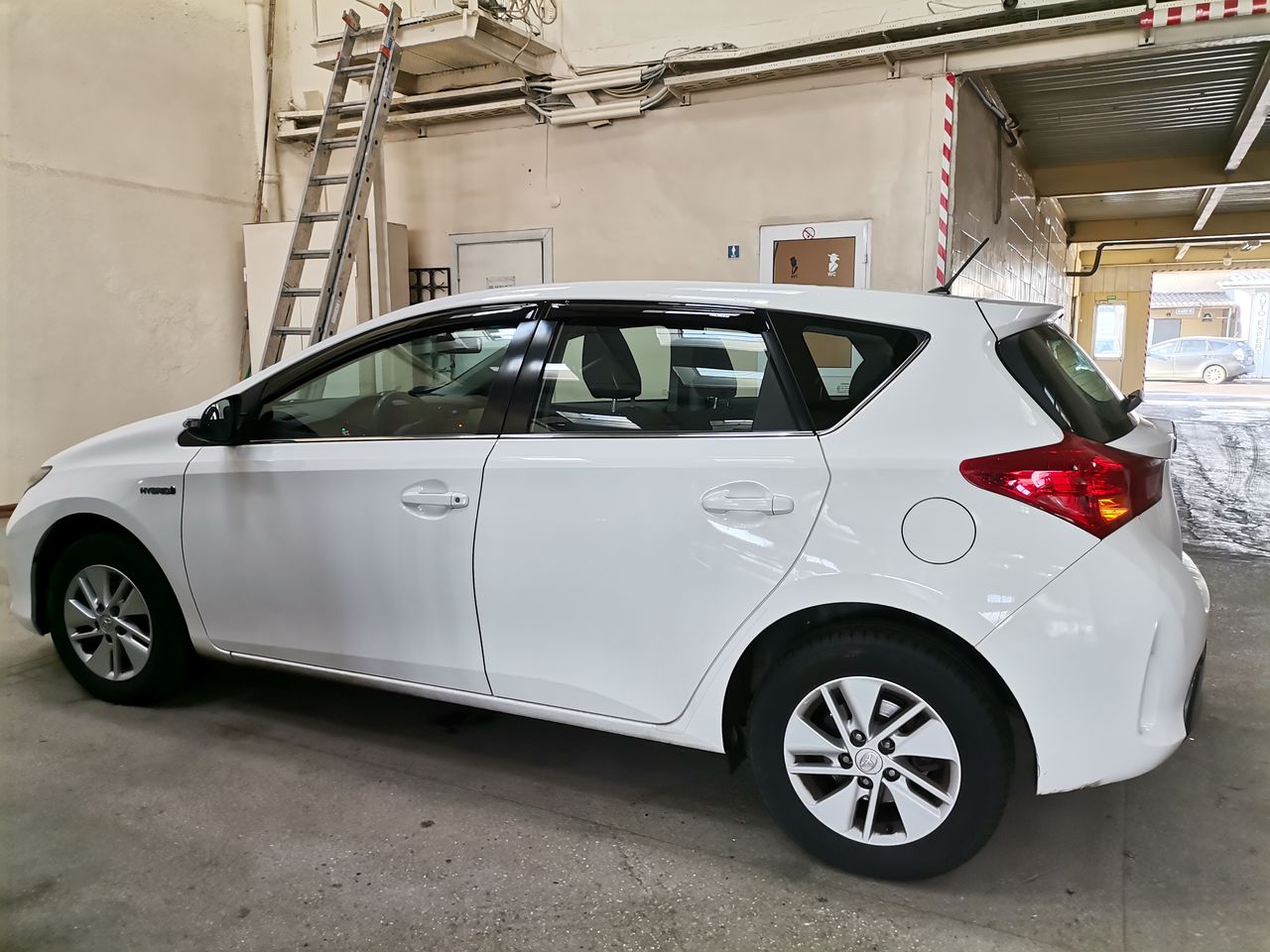 Toyota Auris Hybrid foto 2