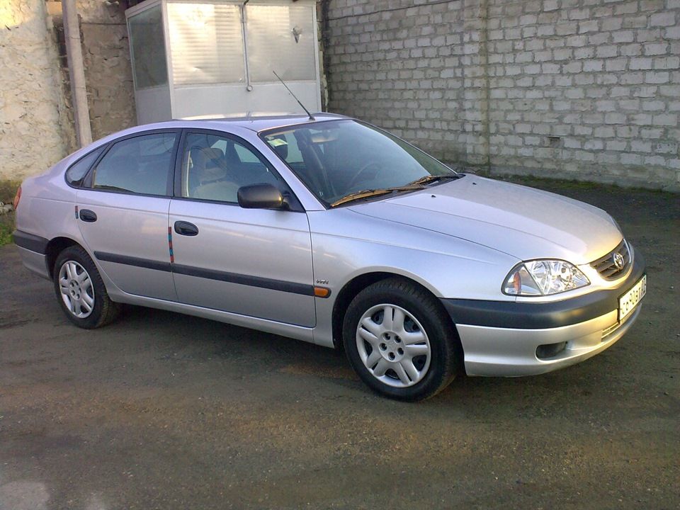 Toyota Avensis foto 0