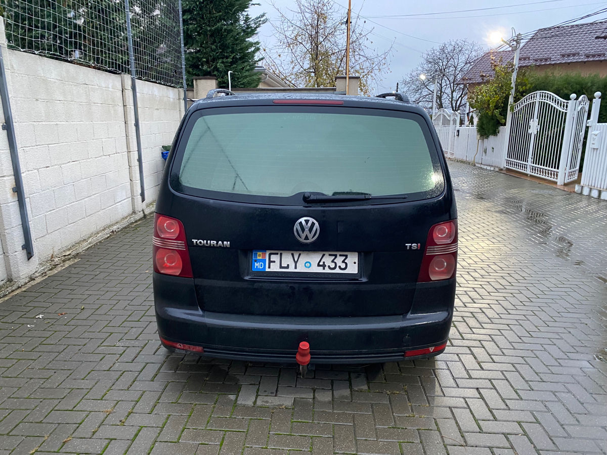 Volkswagen Touran foto 3