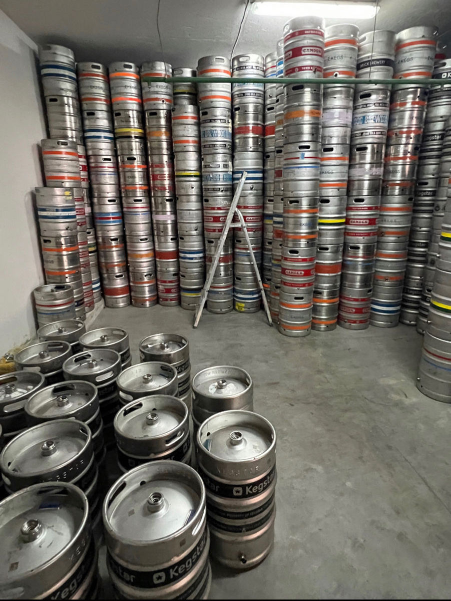 Keg din inox de sub bere. фото 0