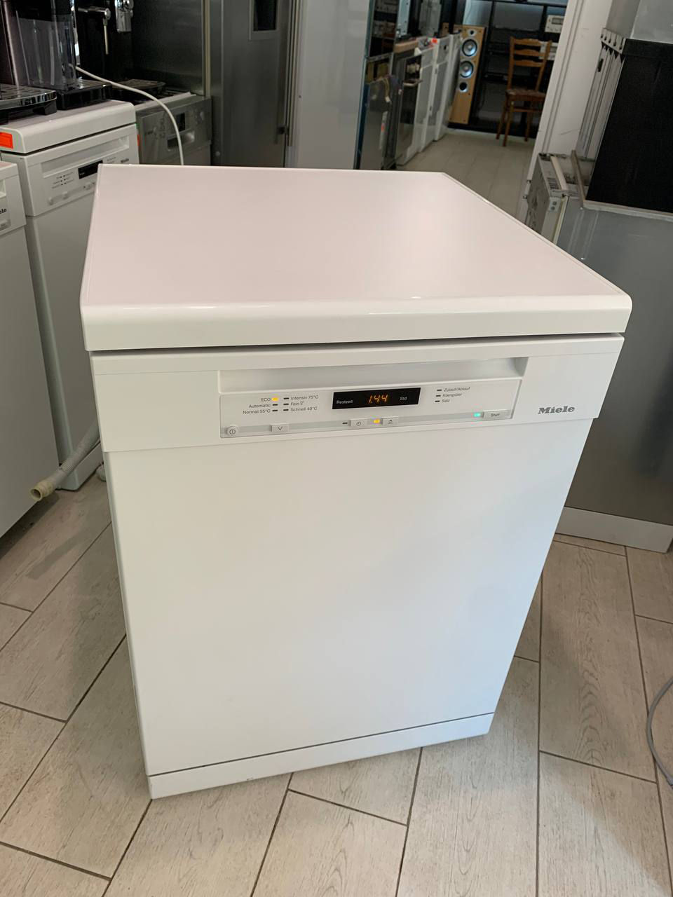 Отдельностоящие посудомоечные машины Miele на 3 уровня