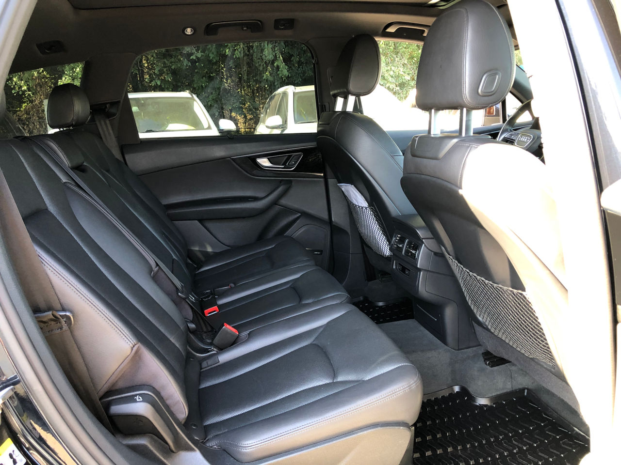 Audi Q7 фото 11