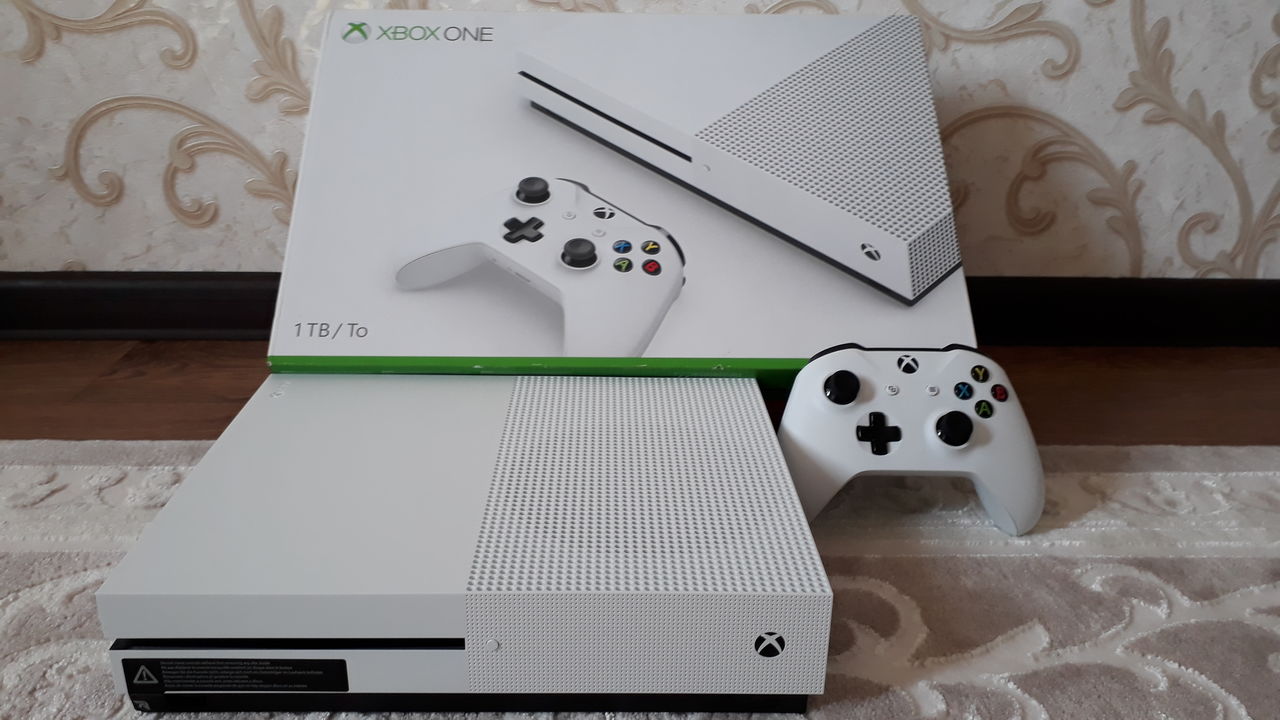 Лучший новогодний подарок - Xbox One S 1TB!!!