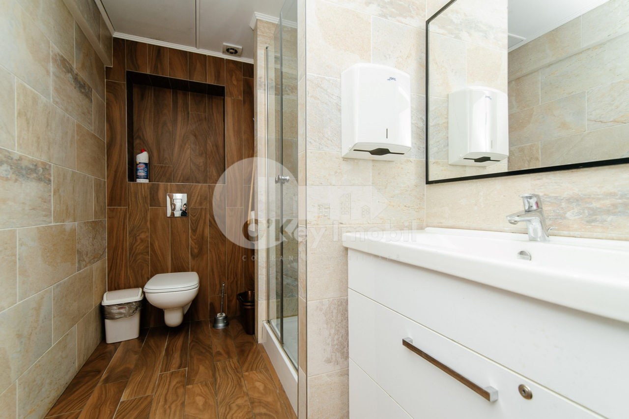 Oficiu cu o suprafață de 300 mp, Centru, 450000 € ! foto 15