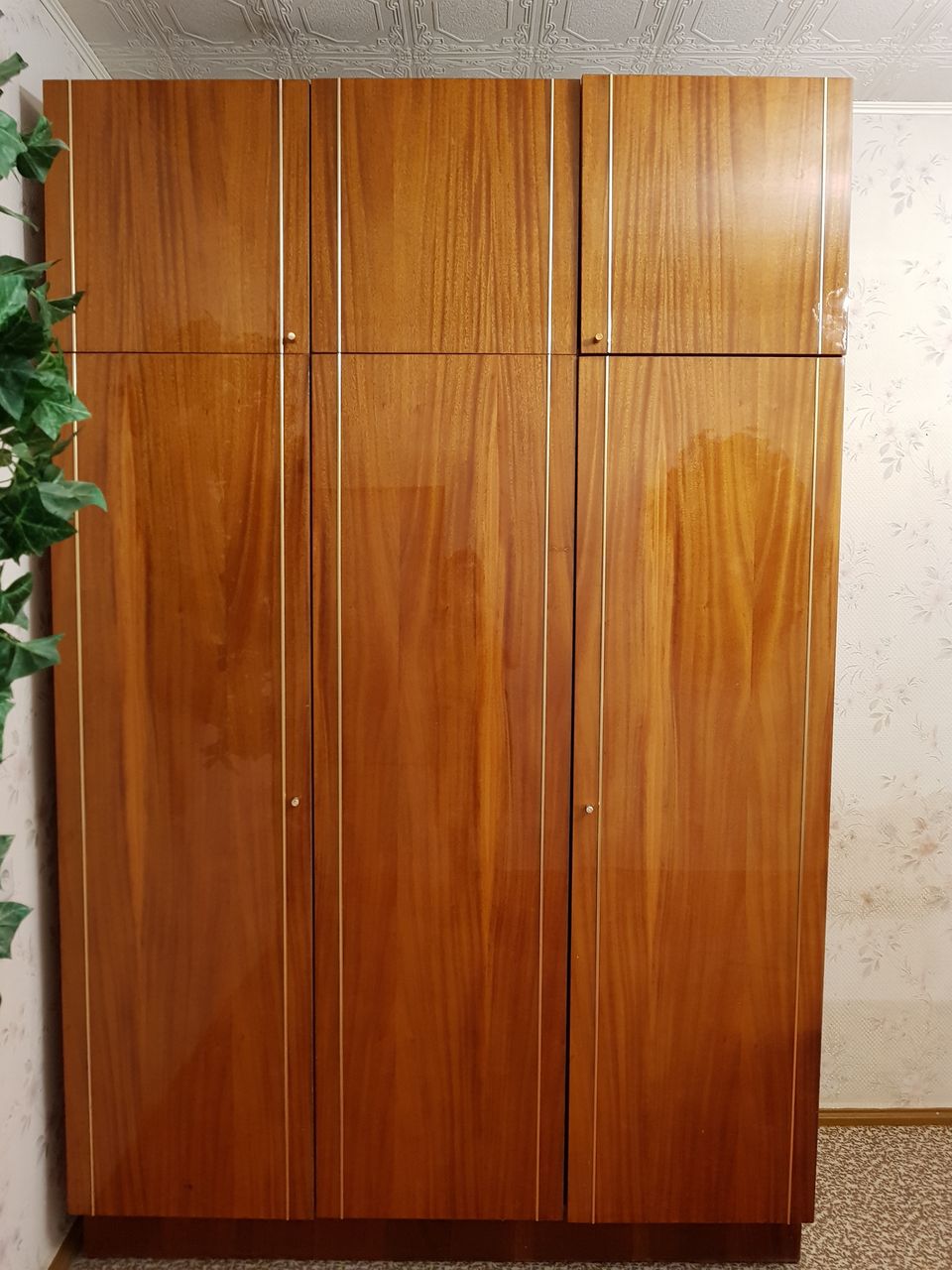 Шкаф гардероб в хорошем состоянии