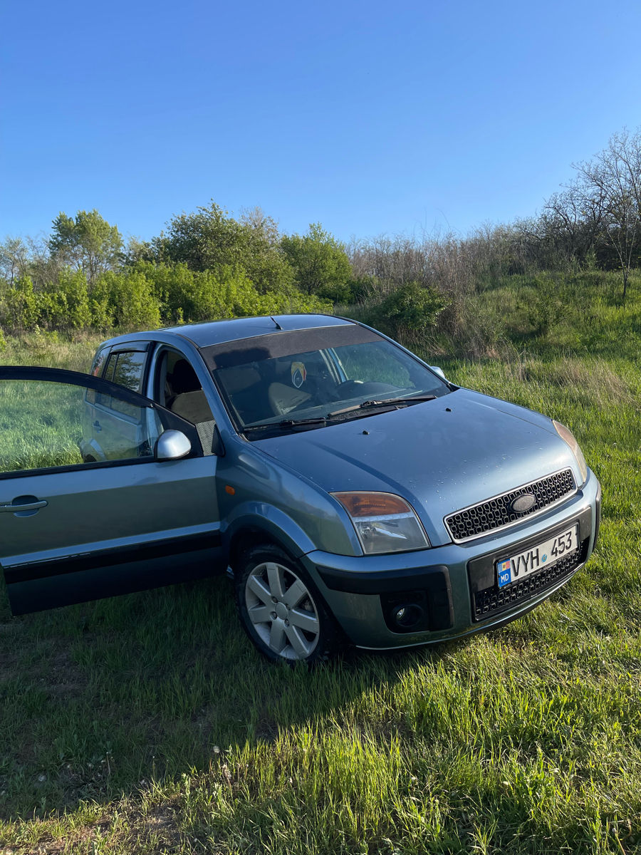 Ford Fusion фото 4