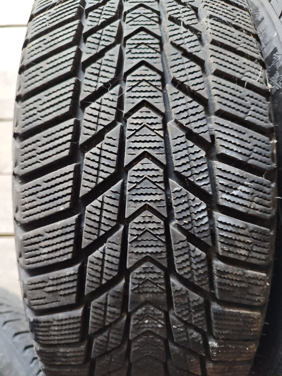 Nexen 205/60/r16