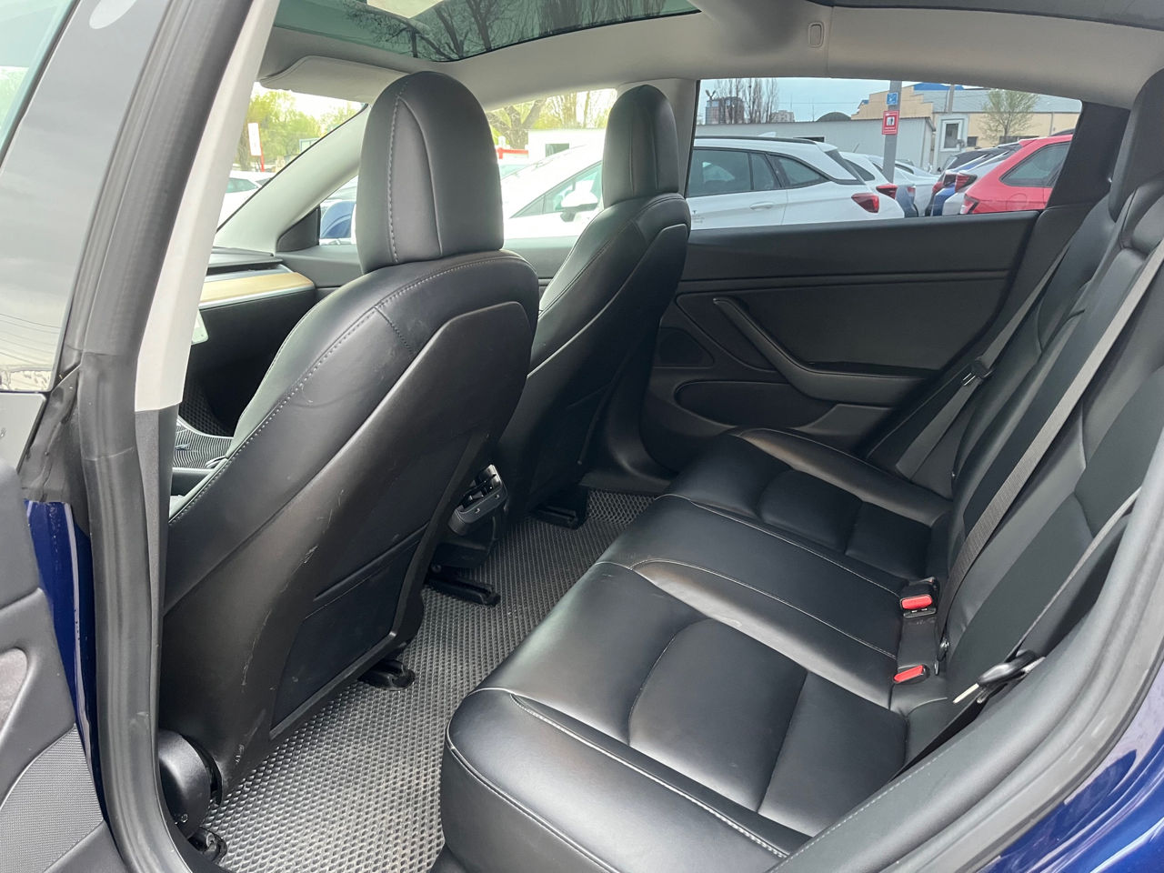 Tesla Model 3 foto 16
