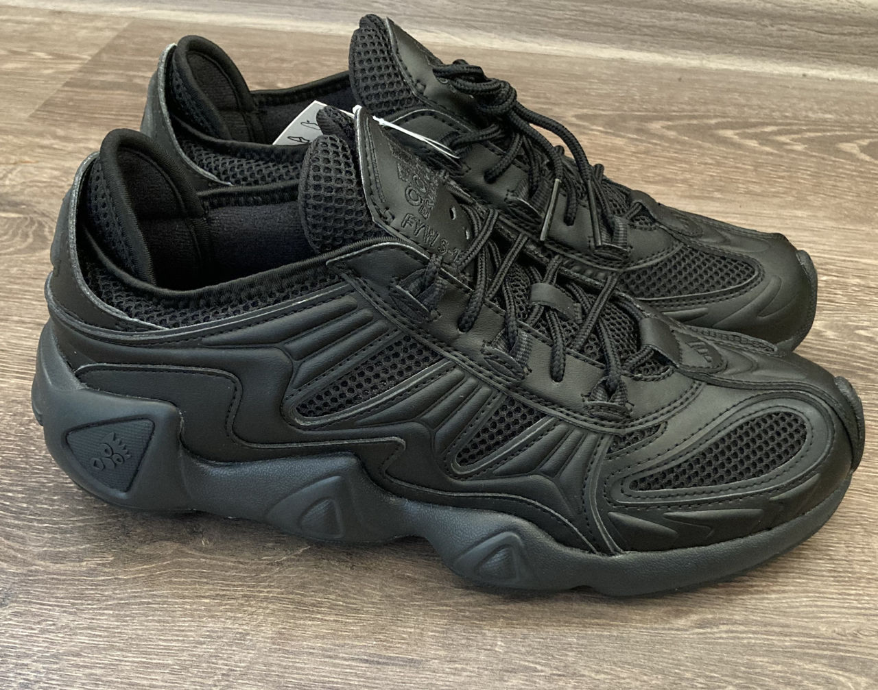 Кроссовки Adidas. Размер 41, 42.