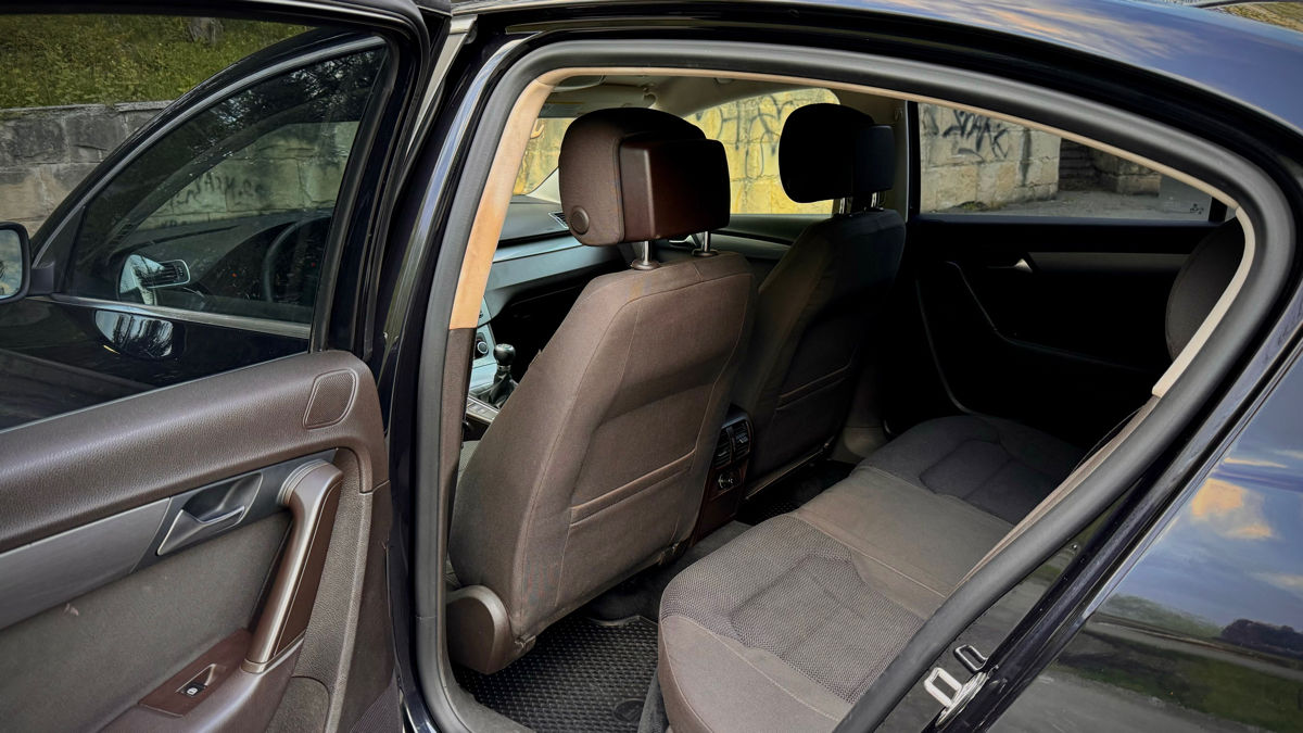 Volkswagen Passat foto 4