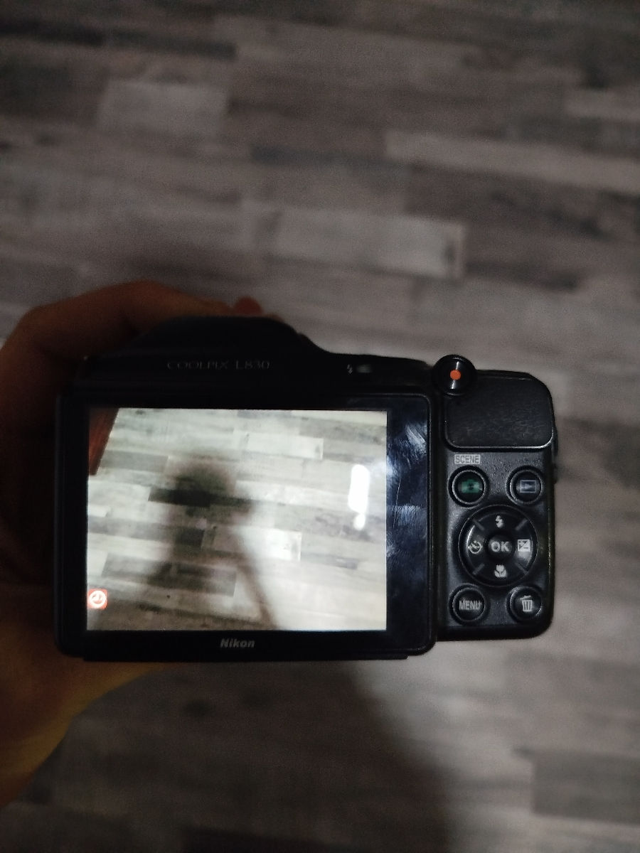 Vând aparat foto Nikon  foto 0