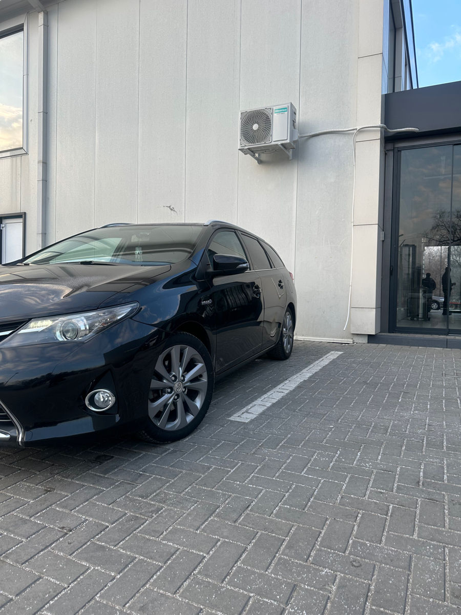 Toyota Auris foto 1