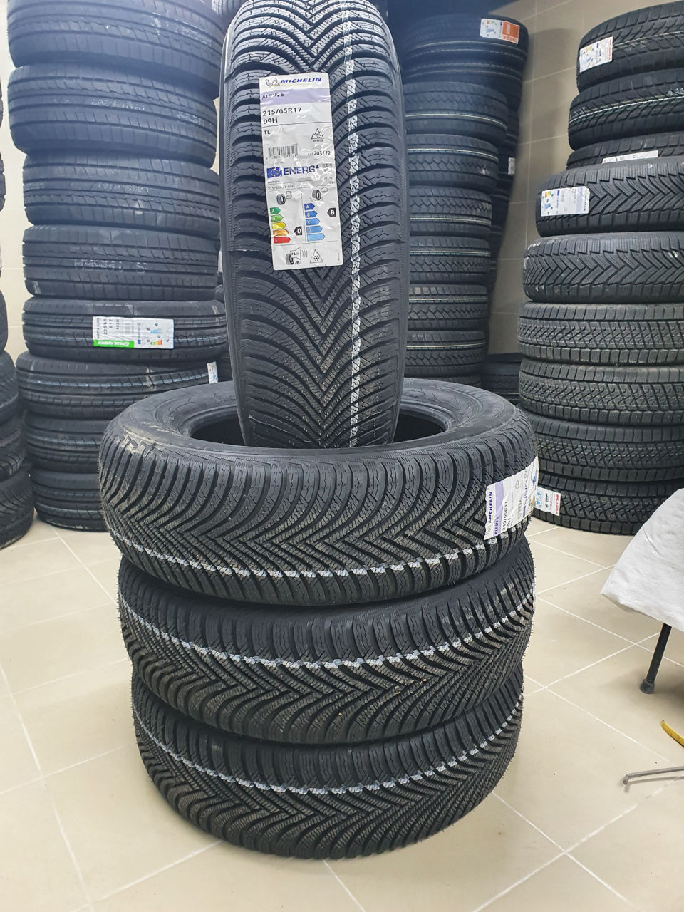 215/65 r17 Michelin Alpin 5 , доставка , установка , год производства 2022