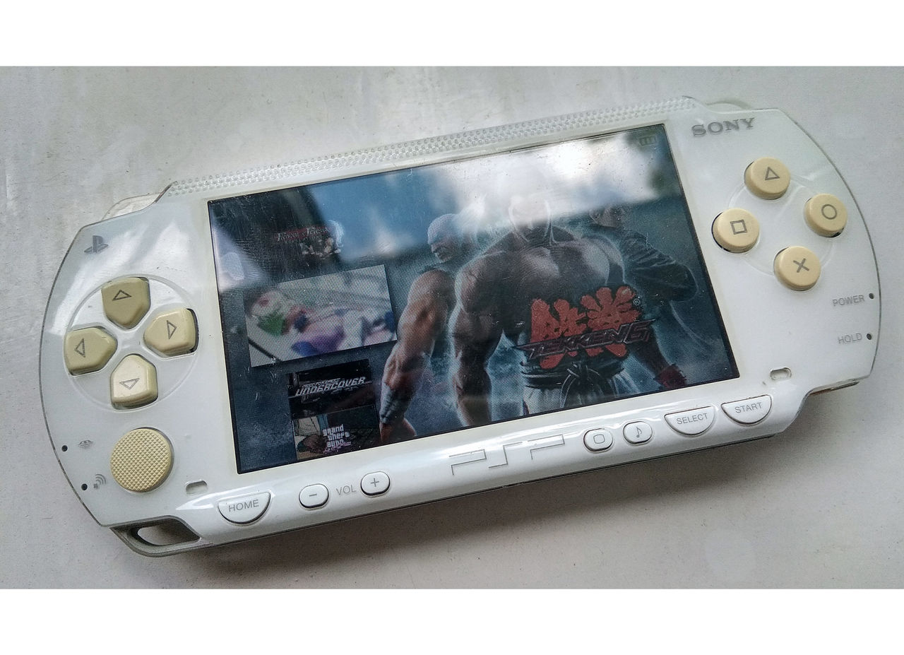 Playstation psp 8gb (прошитая)