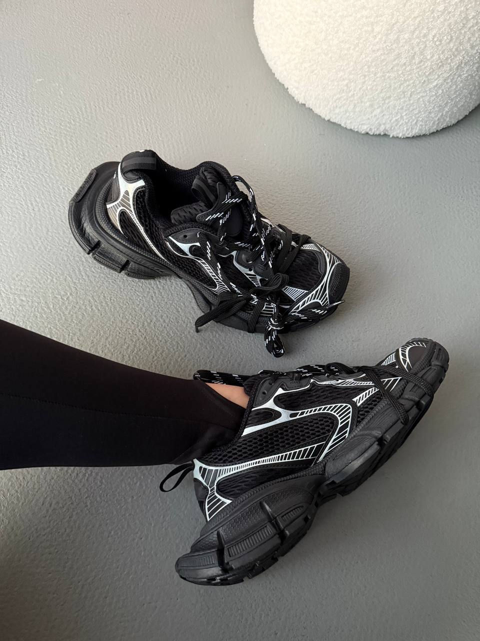 Balenciaga 3XL Black/White foto 2