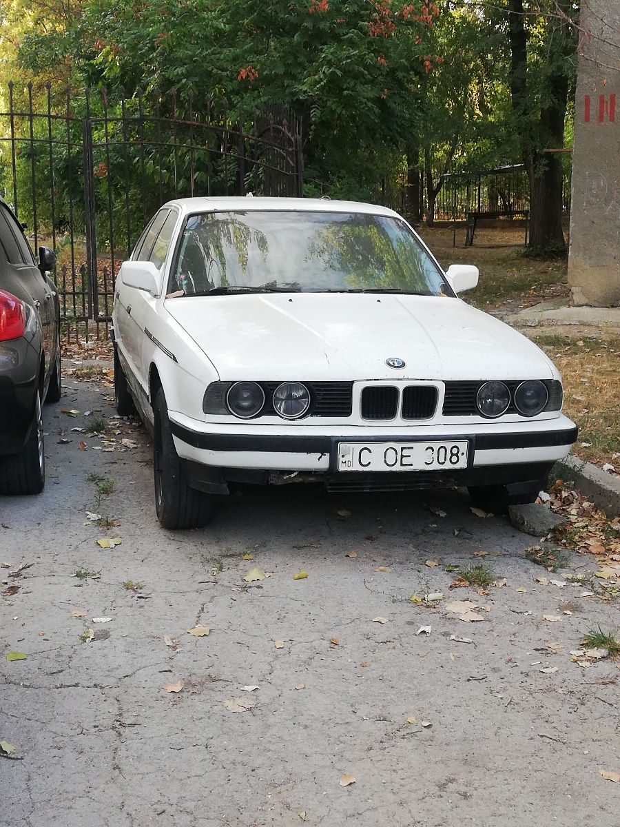 BMW 5 Series foto 1
