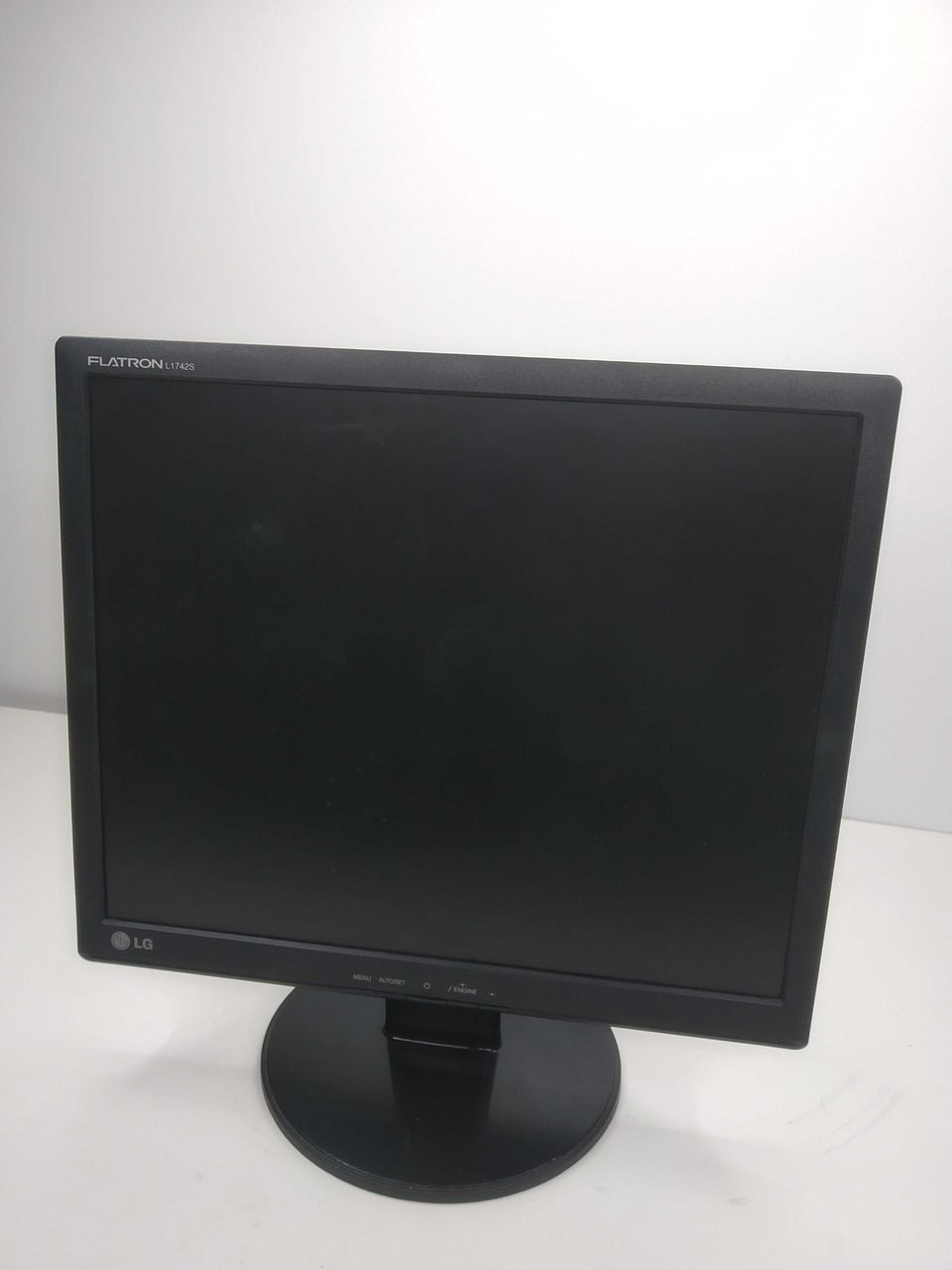 Монитор LG Flatron 250 лей