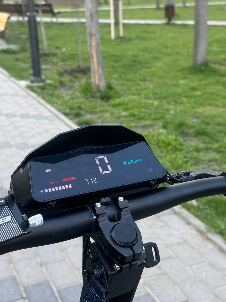 VândtrotinetaelectricaKukirinG4