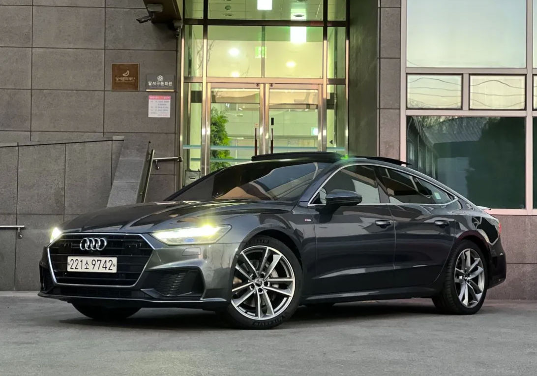 Audi A7 foto 0