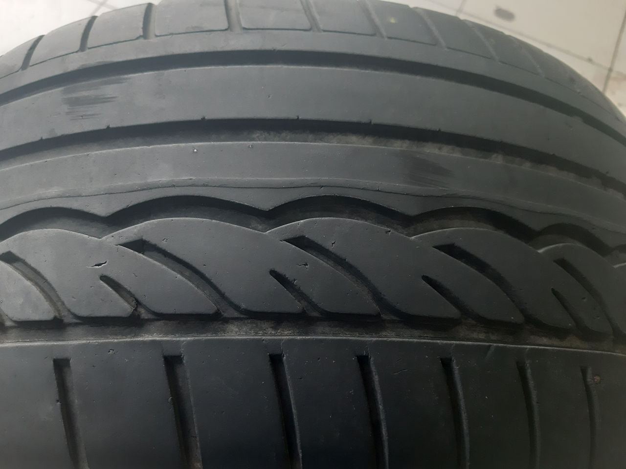 245-40r18-dunlop