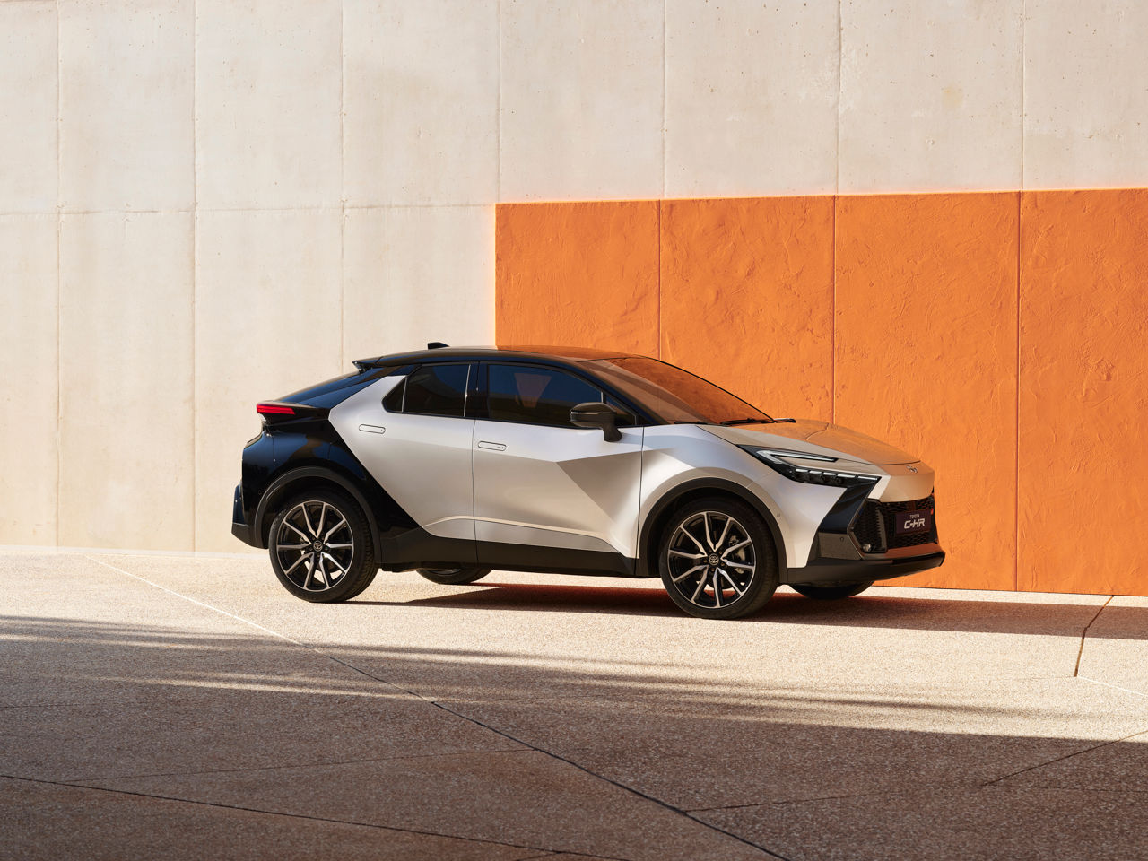 Toyota C-HR foto 0