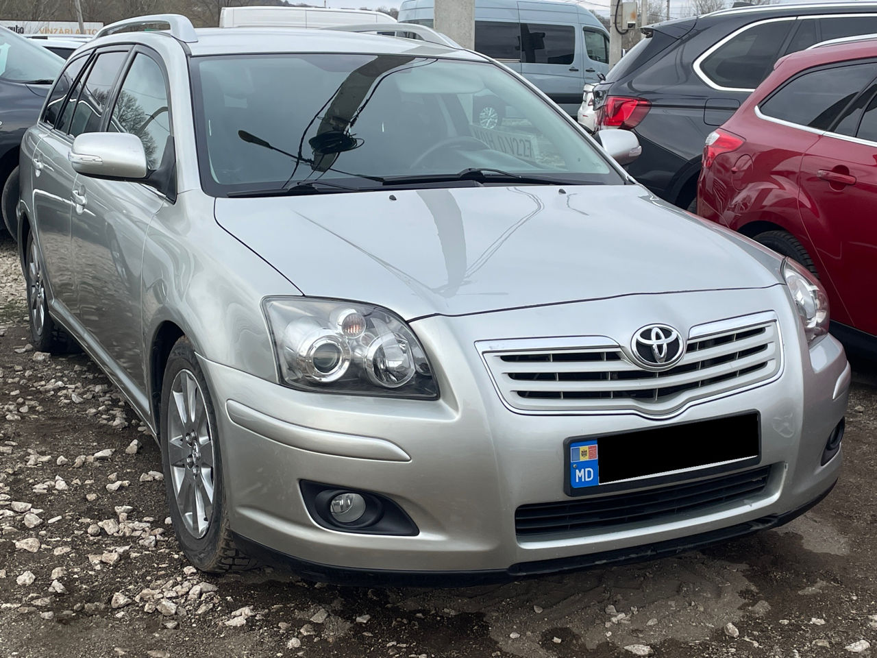 Toyota Avensis foto 1