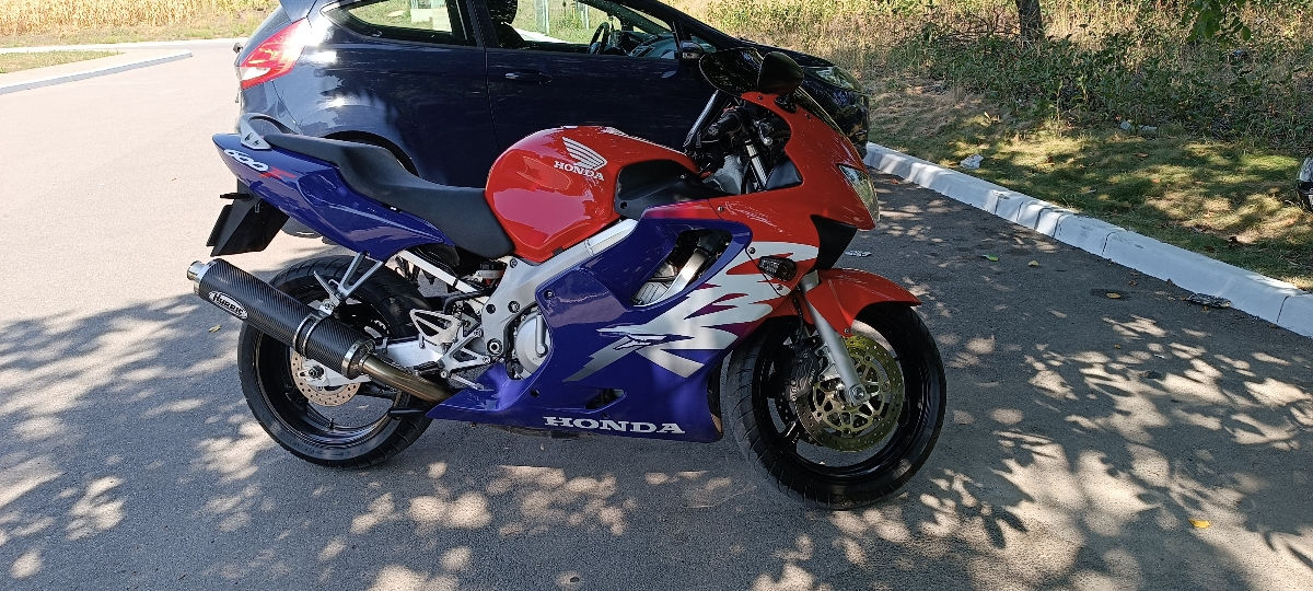 Honda CBR-600 F4 foto 4