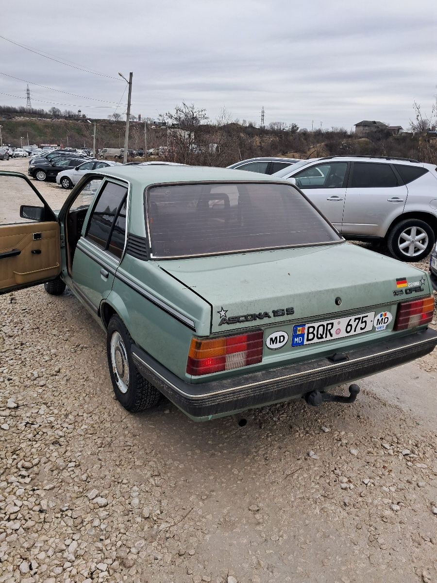 Opel Ascona foto 3